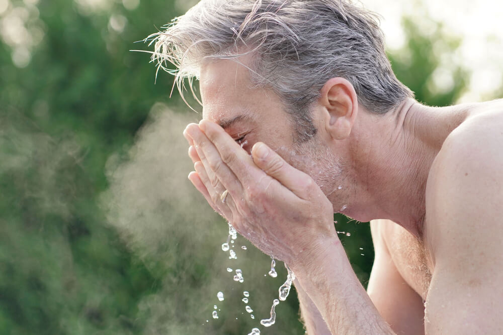 What should men look for in their cleansers